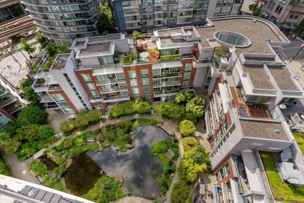 Downtown King Suite-Surround Views-Pool/Gym/Parkng Vancouver Esterno foto