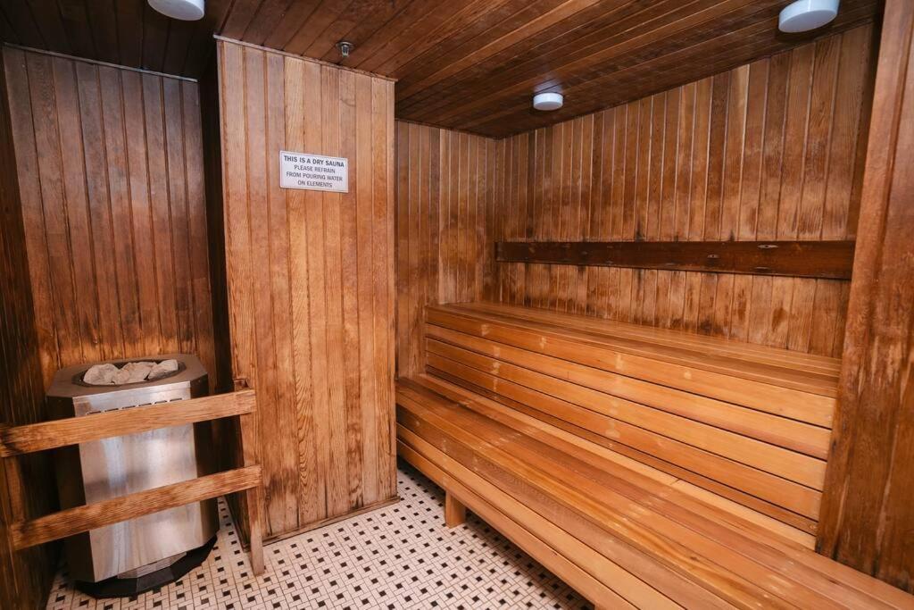 Downtown King Suite-Surround Views-Pool/Gym/Parkng Vancouver Esterno foto
